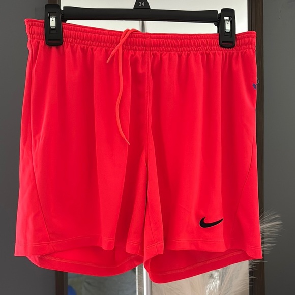Nike Red Performance Athletic Shorts - Picture 1 of 4